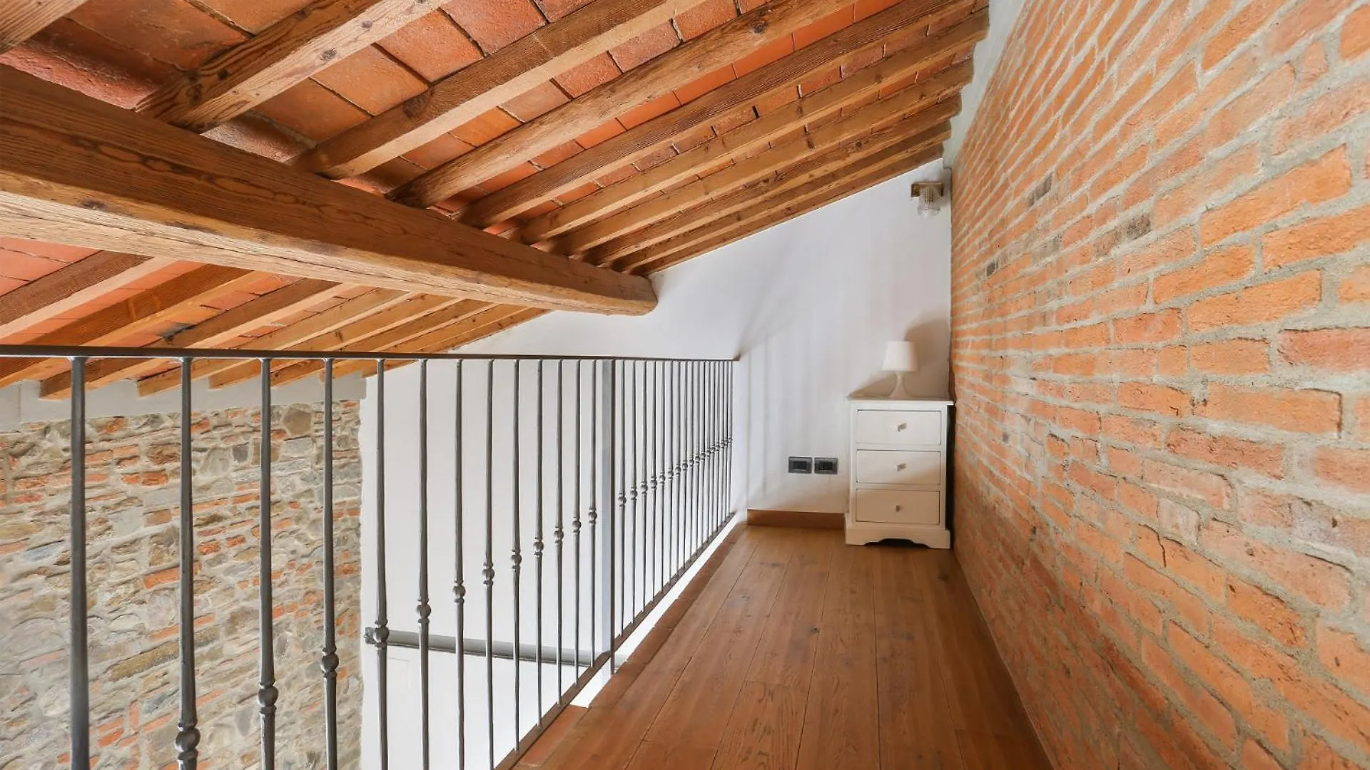 Uffizi I Tower Apartment In Florence