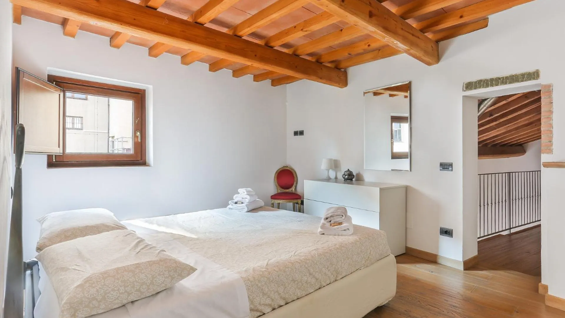 Uffizi I Tower Apartment In Florence Italy