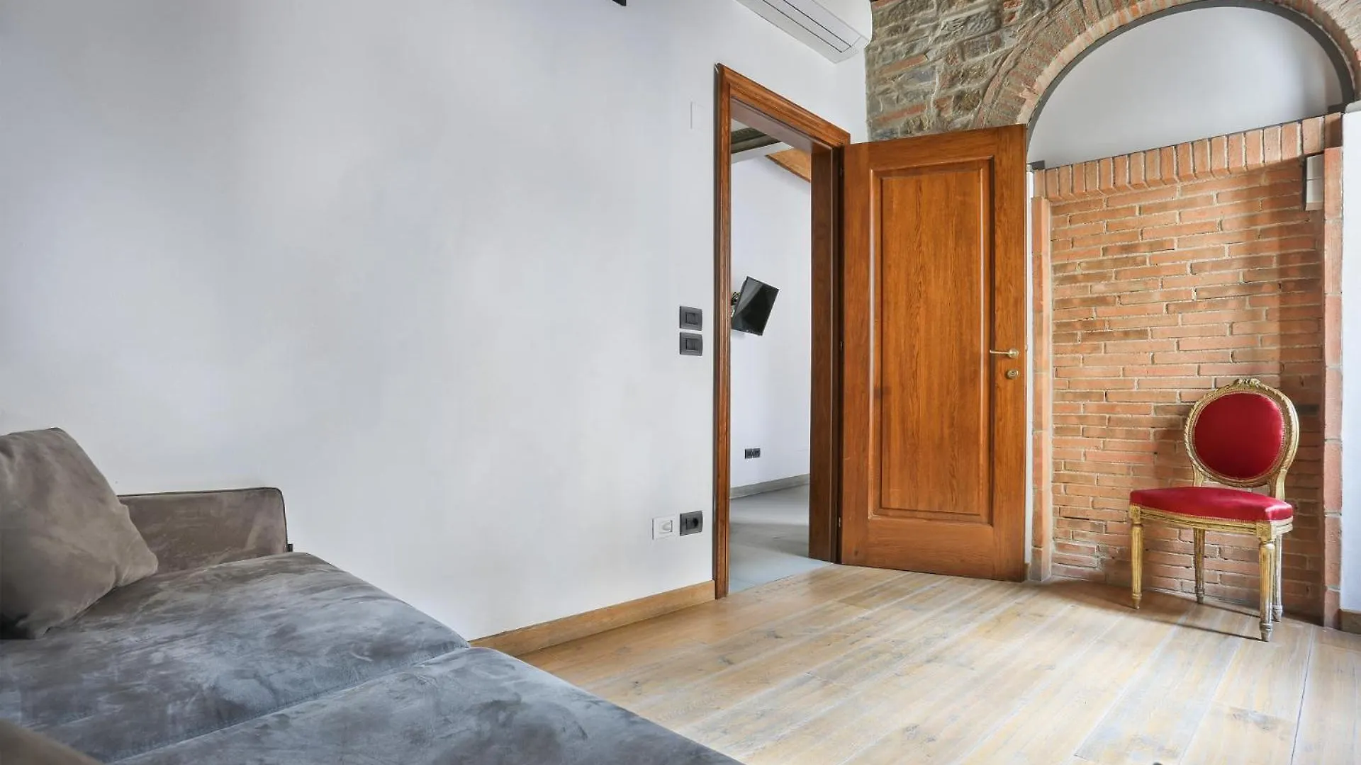Uffizi I Tower Apartment In Florence