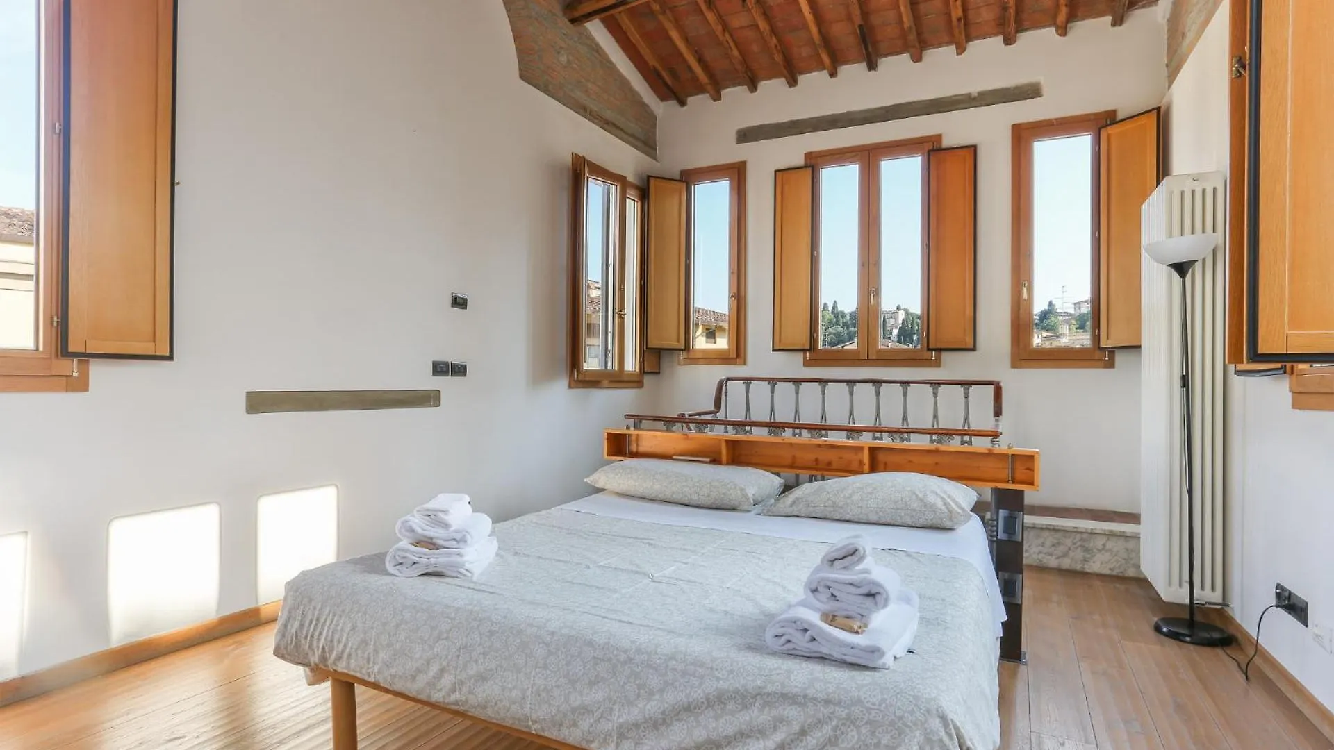 Uffizi I Tower Apartment In Florence