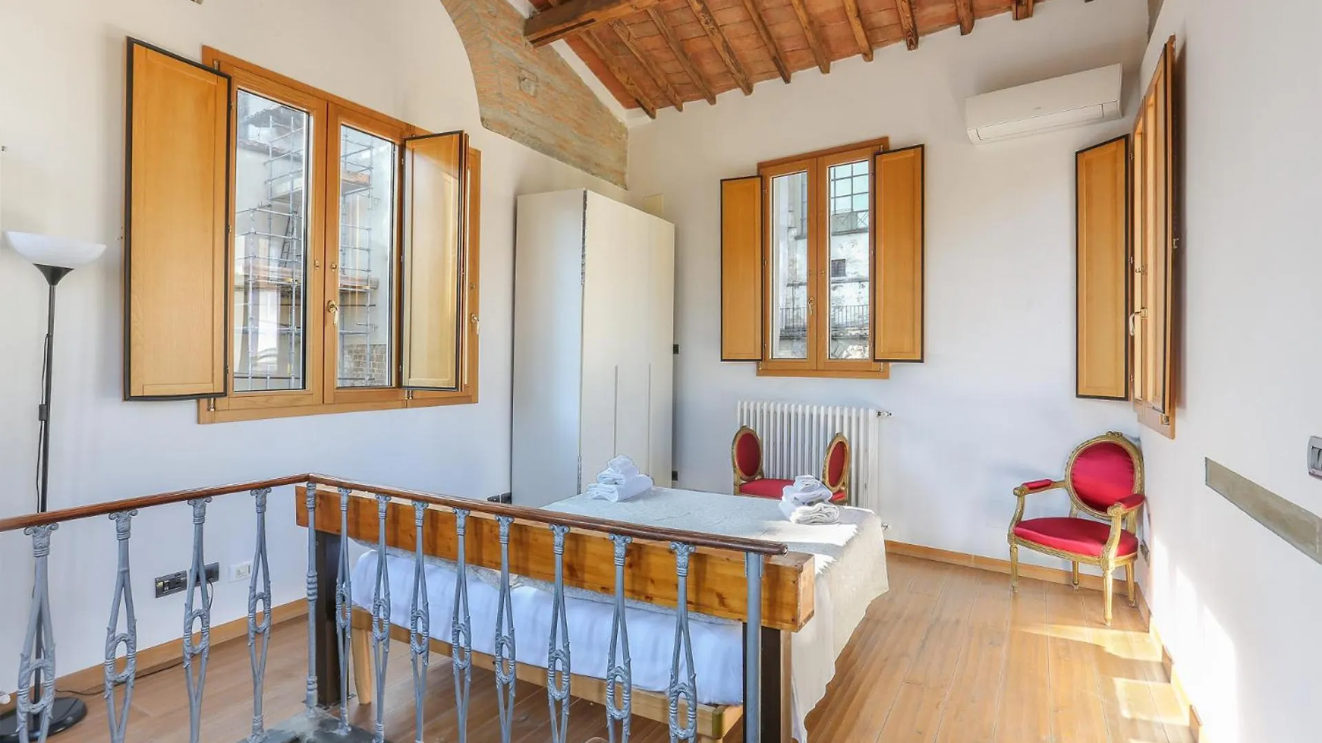 Uffizi I Tower Apartment In Florence location
