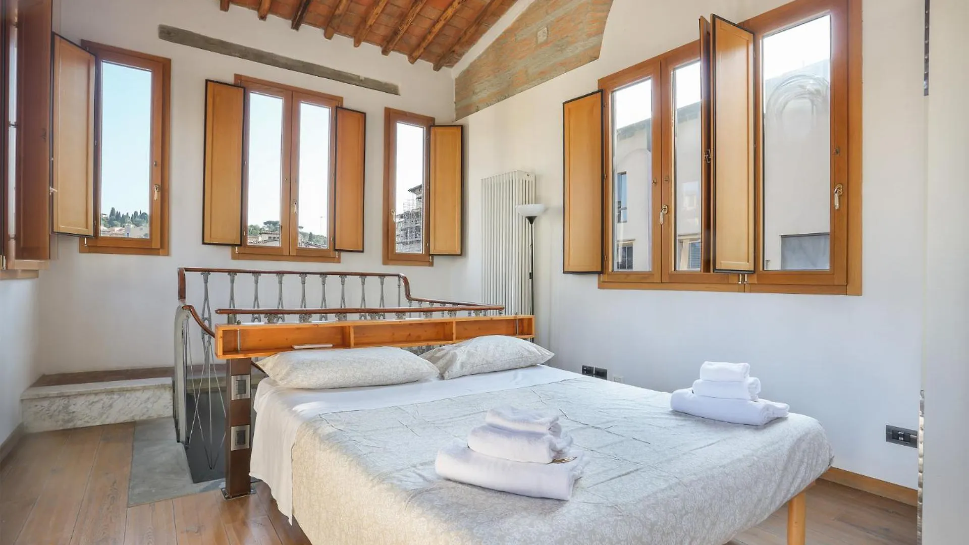 Uffizi I Tower Apartment In Florence